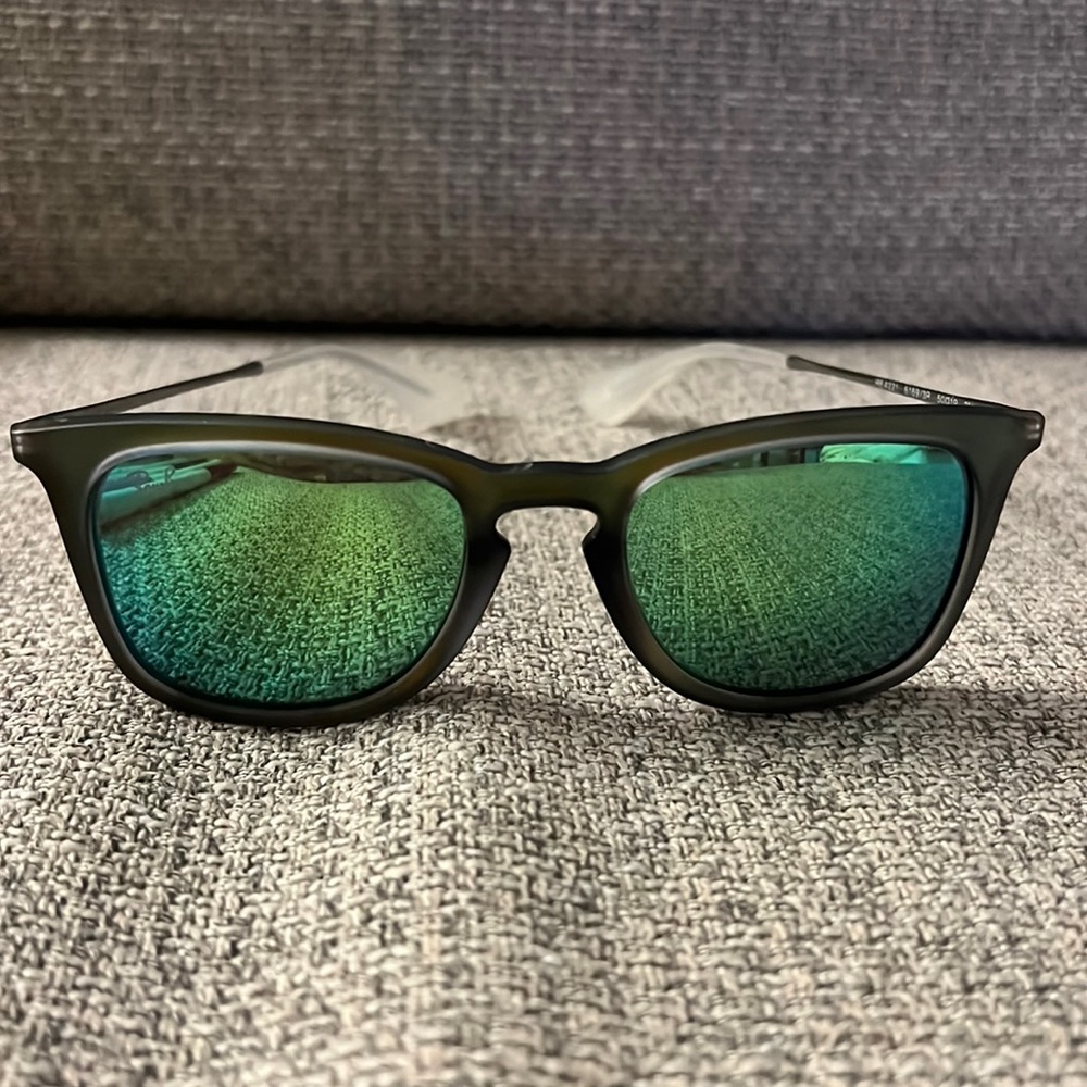 Barely worn Ray Bans